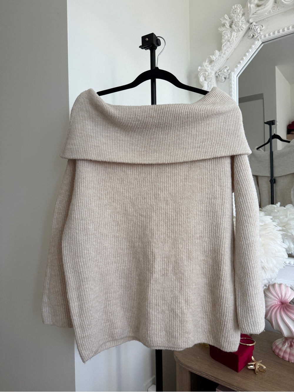 H&M Off-Shoulder Knit Sweater in beige - Oatmeal
